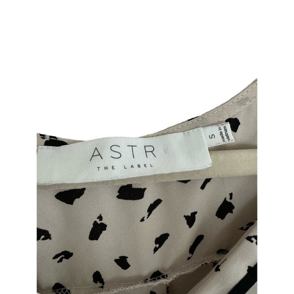 ASTR The Label High Low Blouse Tan and Black Size Small - Picture 3 of 4